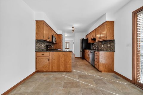 Tiny photo for 420 Windsor Drive, Oswego, IL 60543 (MLS # 12611381)