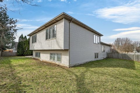 Tiny photo for 420 Windsor Drive, Oswego, IL 60543 (MLS # 12611381)