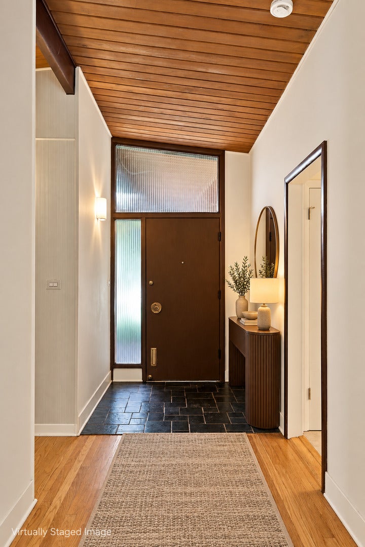 525 Pinecrest Lane