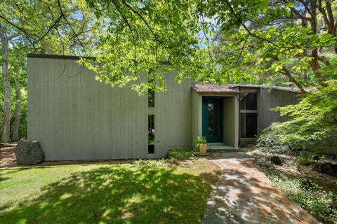 Photo of 550 S Green Bay Road, Lake Forest, IL 60045 (MLS # 12666669)