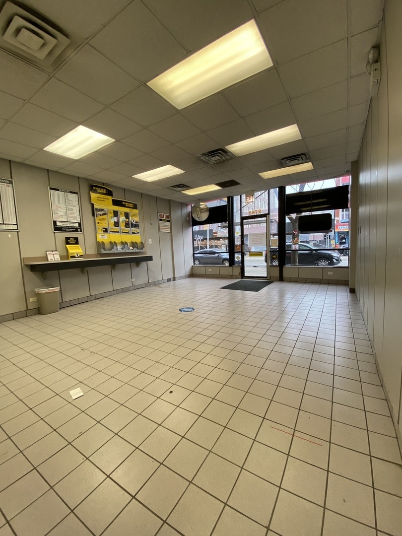 2745 W Division Street