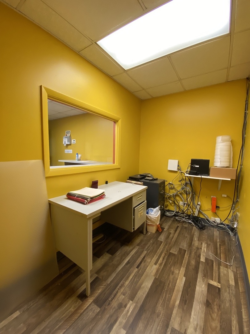 2745 W Division Street