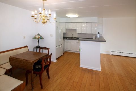 Tiny photo for 16 E Old Willow Road #405s, Prospect Heights, IL 60070 (MLS # 12601891)