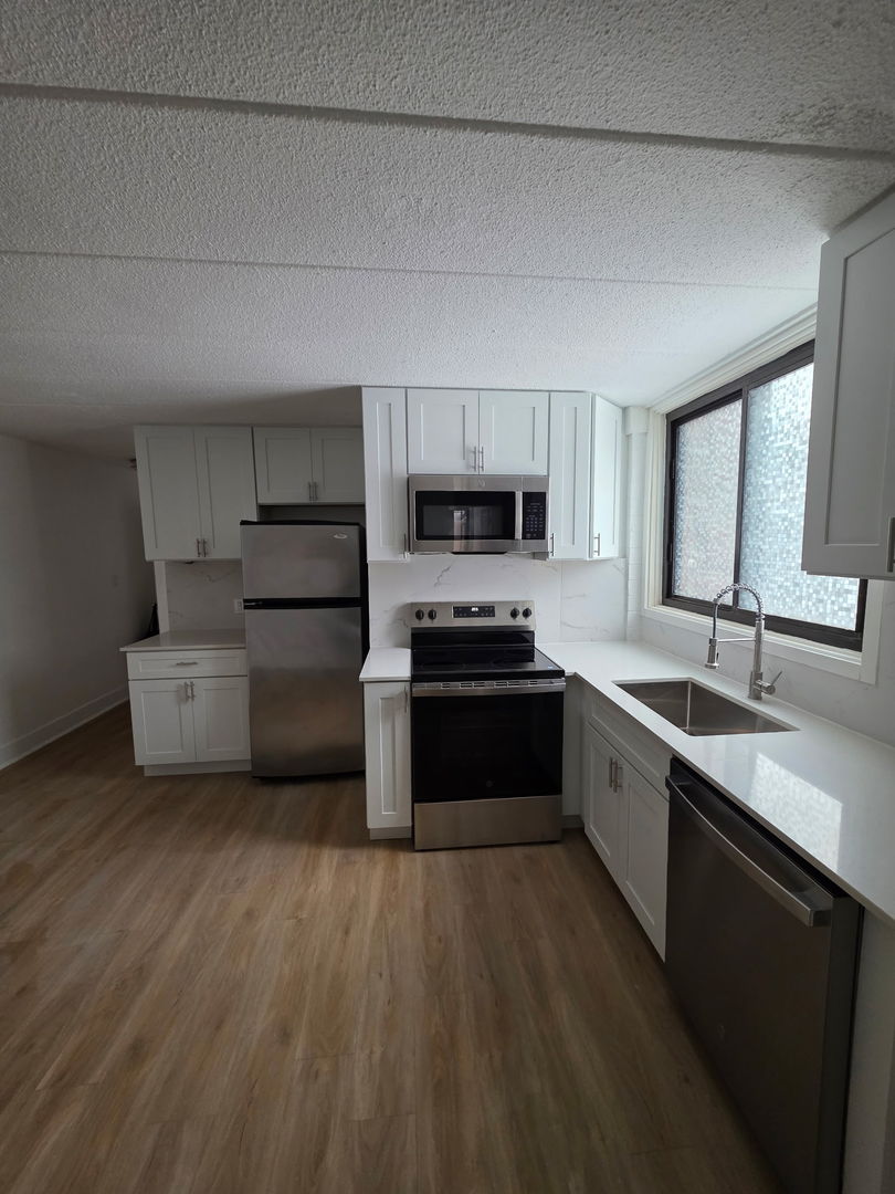 2225 N Halsted Street G8