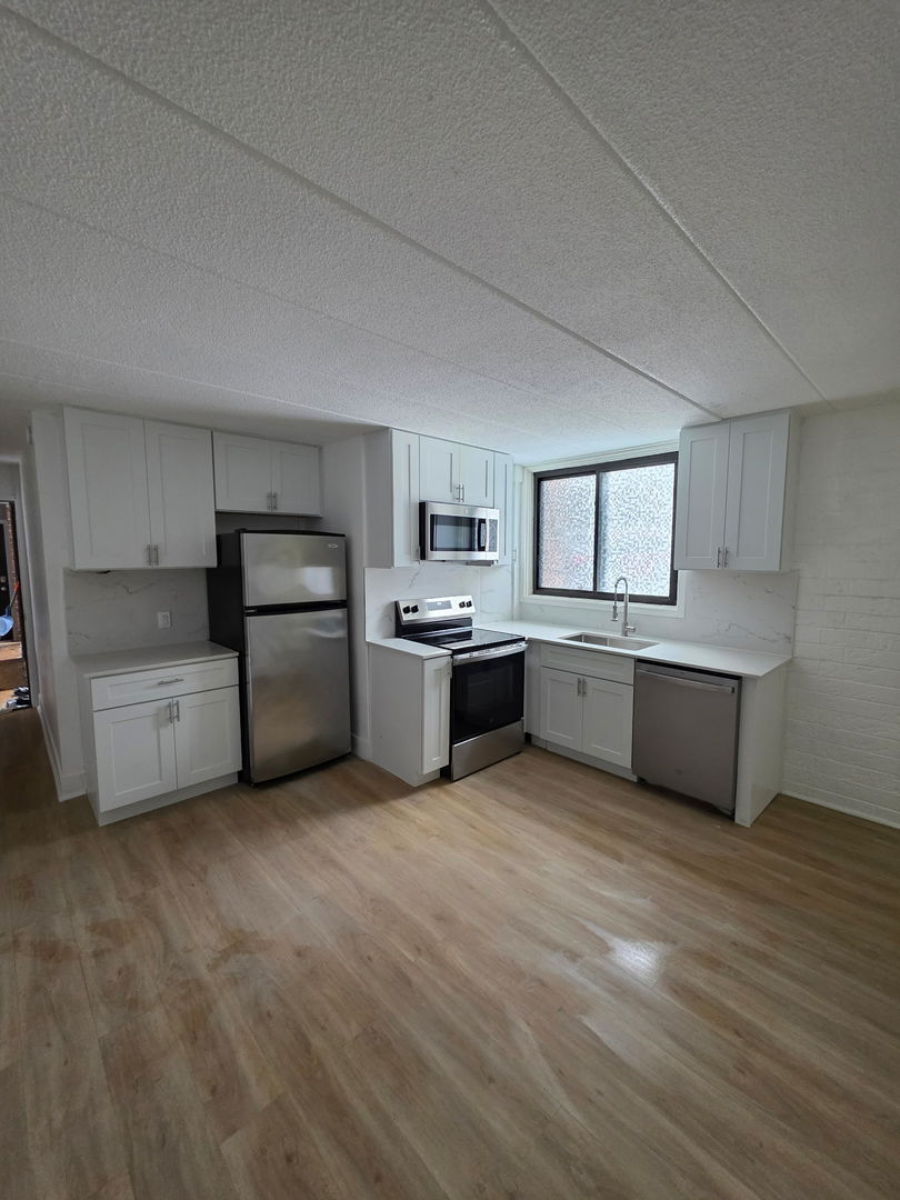 2225 N Halsted Street G8