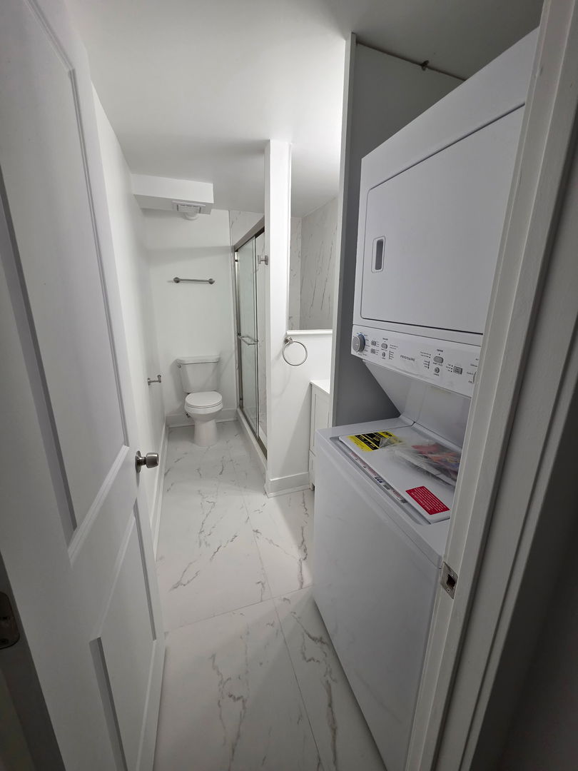 2225 N Halsted Street G8