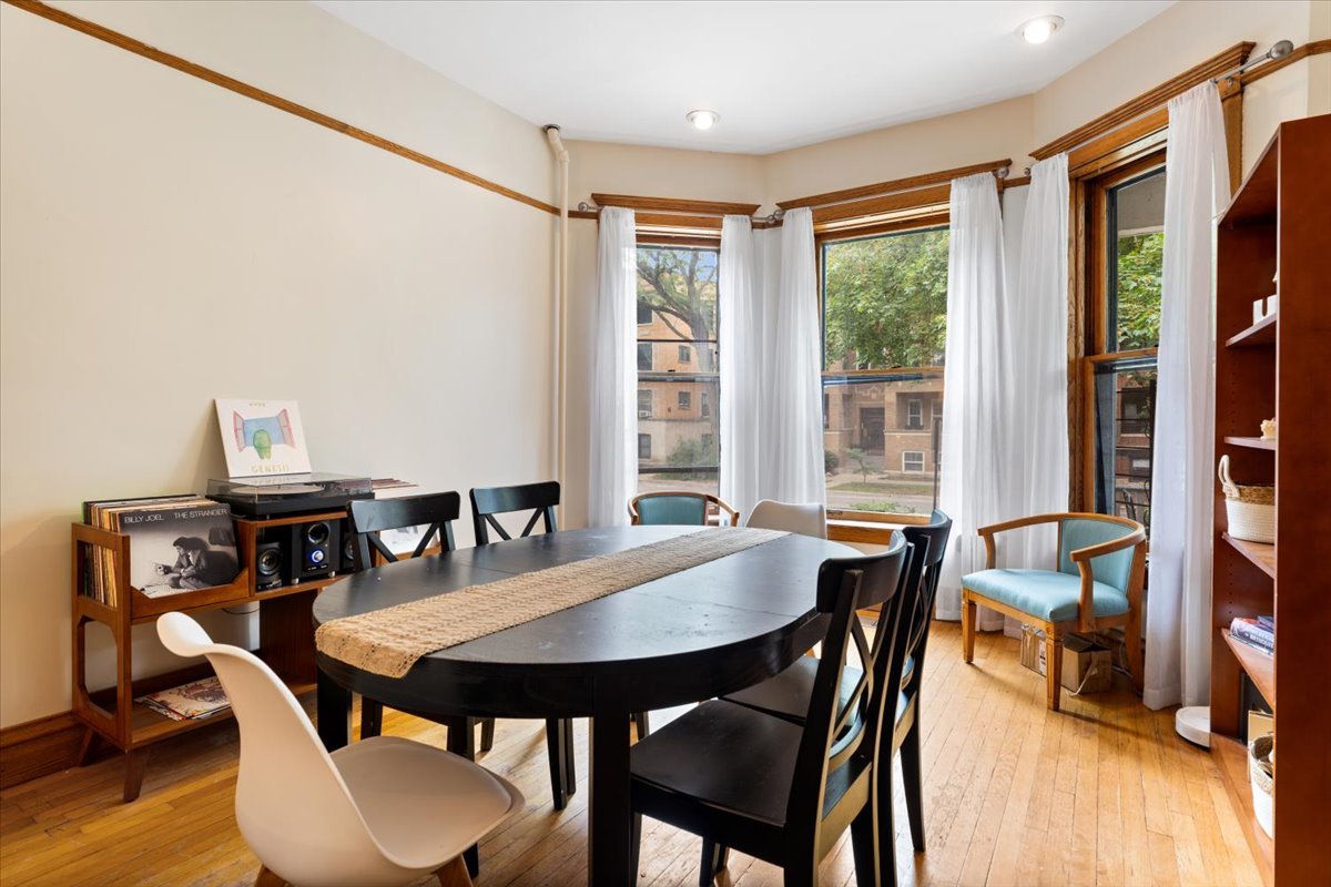 1234 W GRANVILLE Avenue