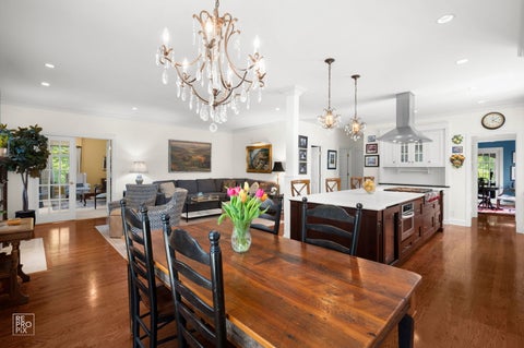 Tiny photo for 501 Wedgewood Court, Hinsdale, IL 60521 (MLS # 12662082)