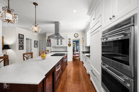 Tiny photo for 501 Wedgewood Court, Hinsdale, IL 60521 (MLS # 12662082)