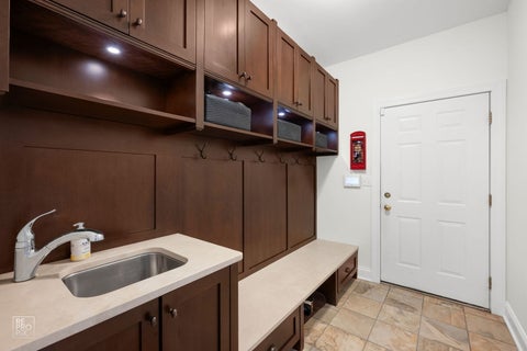 Tiny photo for 501 Wedgewood Court, Hinsdale, IL 60521 (MLS # 12662082)
