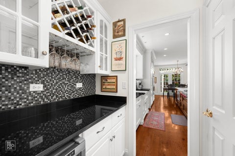 Tiny photo for 501 Wedgewood Court, Hinsdale, IL 60521 (MLS # 12662082)