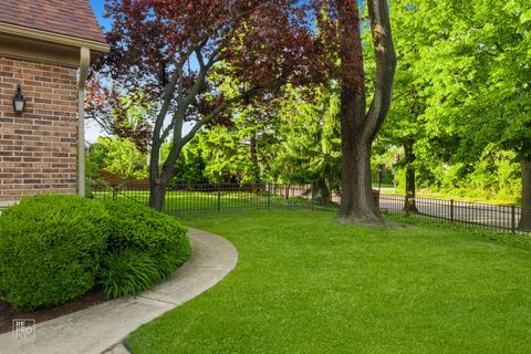 Tiny photo for 501 Wedgewood Court, Hinsdale, IL 60521 (MLS # 12662082)