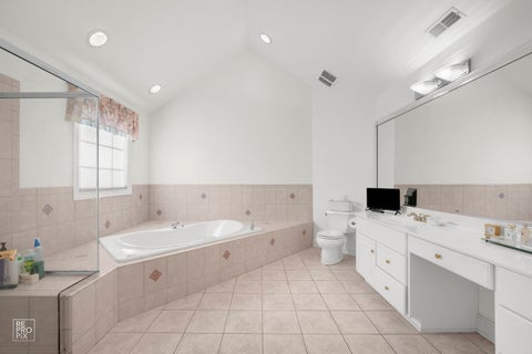 Tiny photo for 501 Wedgewood Court, Hinsdale, IL 60521 (MLS # 12662082)
