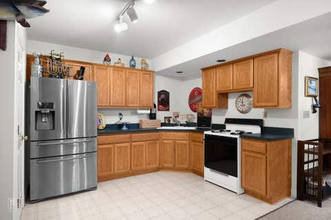 Tiny photo for 501 Wedgewood Court, Hinsdale, IL 60521 (MLS # 12662082)