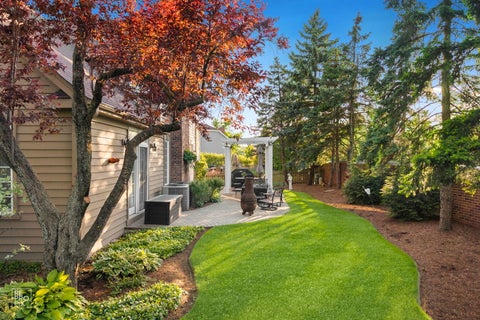 Tiny photo for 501 Wedgewood Court, Hinsdale, IL 60521 (MLS # 12662082)