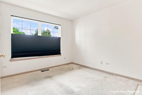 Tiny photo for 327 Cimarron Road #327, Lombard, IL 60148 (MLS # 12747512)