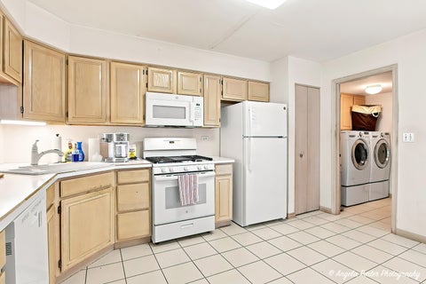Tiny photo for 327 Cimarron Road #327, Lombard, IL 60148 (MLS # 12747512)