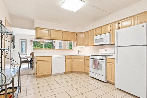Tiny photo for 327 Cimarron Road #327, Lombard, IL 60148 (MLS # 12747512)