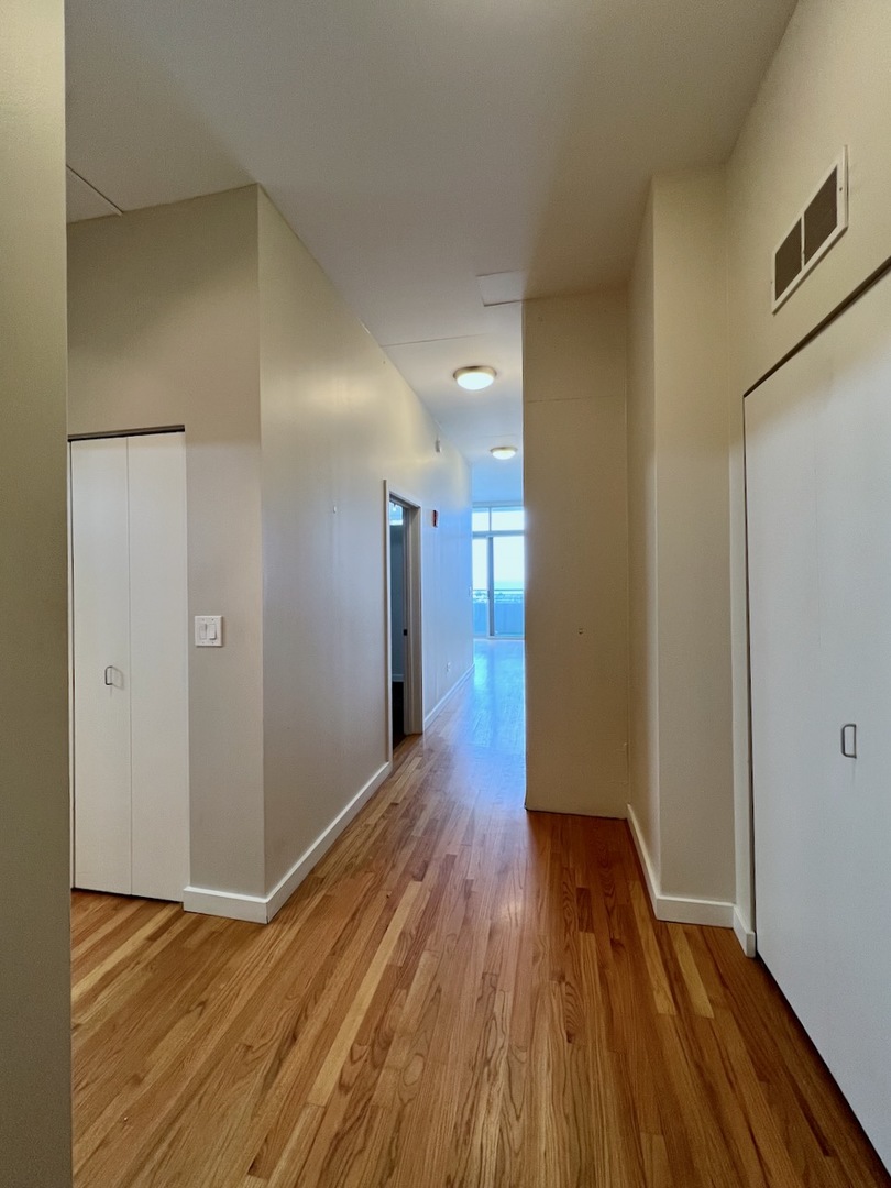 1720 S Michigan Avenue 1805