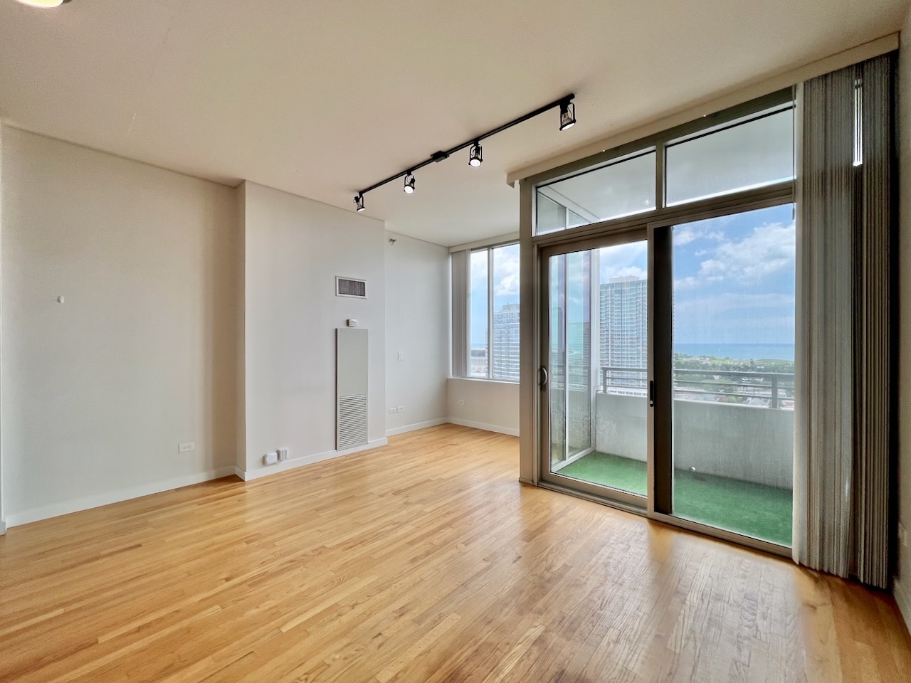 1720 S Michigan Avenue 1805