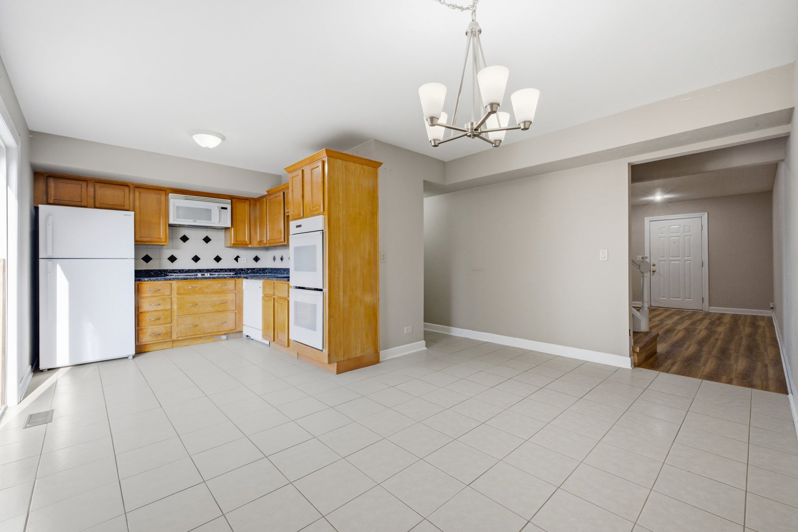 2038 Farnham Court