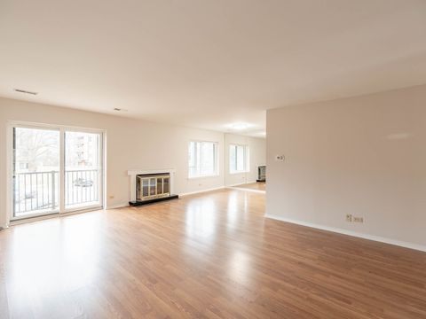 Tiny photo for 3070 Pheasant Creek Drive #207, Northbrook, IL 60062 (MLS # 12572556)