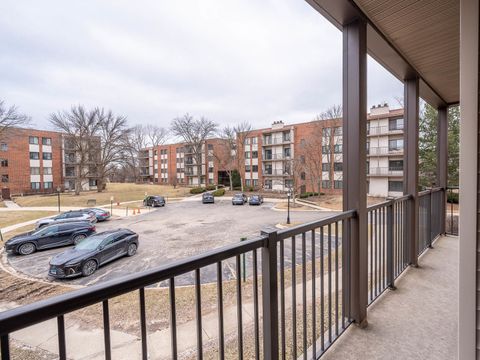 Tiny photo for 3070 Pheasant Creek Drive #207, Northbrook, IL 60062 (MLS # 12572556)