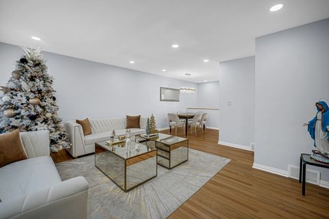 Photo of 7313 Lyons Street, Morton Grove, IL 60053 (MLS # 12542358)