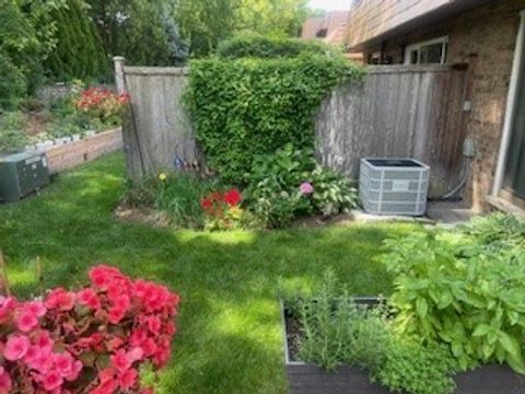 Tiny photo for 3918 Dundee Road, Northbrook, IL 60062 (MLS # 12554188)