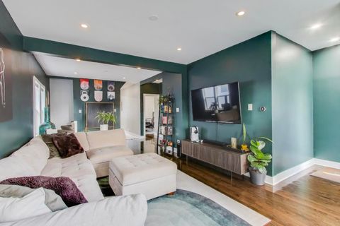 Tiny photo for 5524 N Luna Avenue, Chicago, IL 60630 (MLS # 12448844)