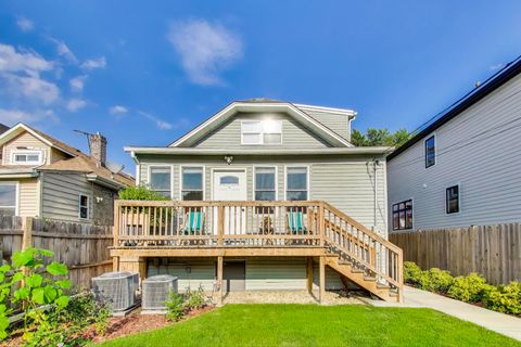 Tiny photo for 5524 N Luna Avenue, Chicago, IL 60630 (MLS # 12448844)