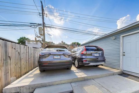 Tiny photo for 5524 N Luna Avenue, Chicago, IL 60630 (MLS # 12448844)