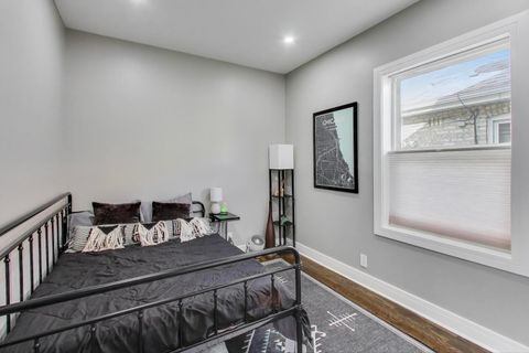 Tiny photo for 5524 N Luna Avenue, Chicago, IL 60630 (MLS # 12448844)
