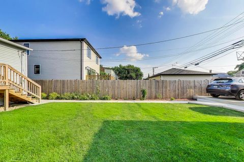 Tiny photo for 5524 N Luna Avenue, Chicago, IL 60630 (MLS # 12448844)