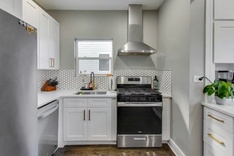 Tiny photo for 5524 N Luna Avenue, Chicago, IL 60630 (MLS # 12448844)