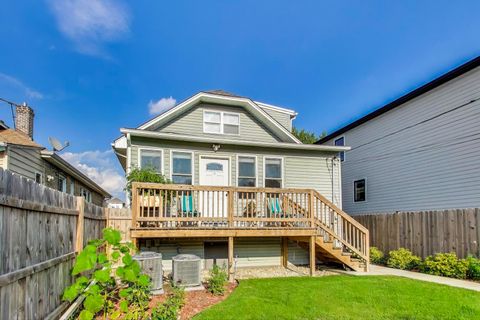 Tiny photo for 5524 N Luna Avenue, Chicago, IL 60630 (MLS # 12448844)