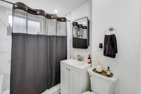 Tiny photo for 5524 N Luna Avenue, Chicago, IL 60630 (MLS # 12448844)