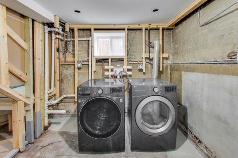 Tiny photo for 5524 N Luna Avenue, Chicago, IL 60630 (MLS # 12448844)