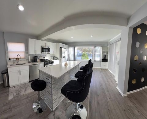 Tiny photo for 8001 N Elmore Street, Niles, IL 60714 (MLS # 12516450)