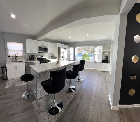 Tiny photo for 8001 N Elmore Street, Niles, IL 60714 (MLS # 12516450)