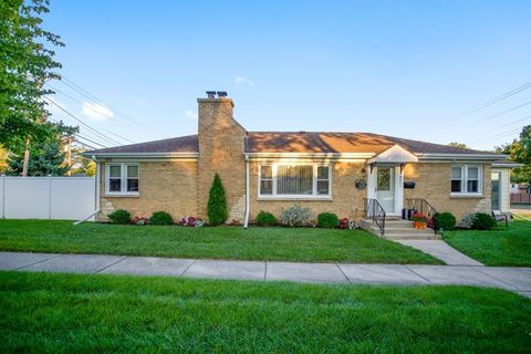 Photo of 8001 N Elmore Street, Niles, IL 60714 (MLS # 12516450)