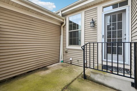 Tiny photo for 2125 Apple Hill Lane, Buffalo Grove, IL 60089 (MLS # 12605471)
