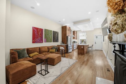 Tiny photo for 4114 S Ellis Avenue, Chicago, IL 60653 (MLS # 12647817)