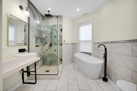 Tiny photo for 4114 S Ellis Avenue, Chicago, IL 60653 (MLS # 12647817)