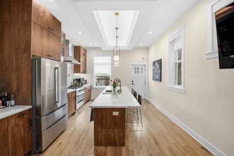 Tiny photo for 4114 S Ellis Avenue, Chicago, IL 60653 (MLS # 12647817)