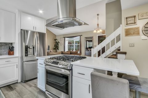 Tiny photo for 352 LINDEN Drive, Round Lake Park, IL 60073 (MLS # 12495526)