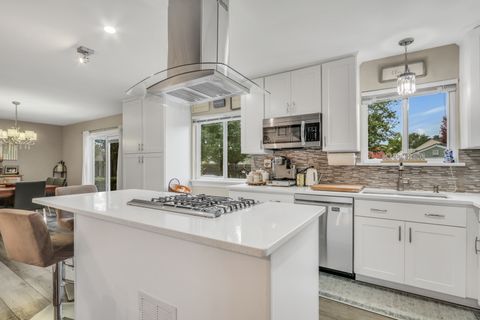 Tiny photo for 352 LINDEN Drive, Round Lake Park, IL 60073 (MLS # 12495526)