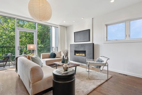 Tiny photo for 2237 N Hoyne Avenue #3N, Chicago, IL 60647 (MLS # 12577352)