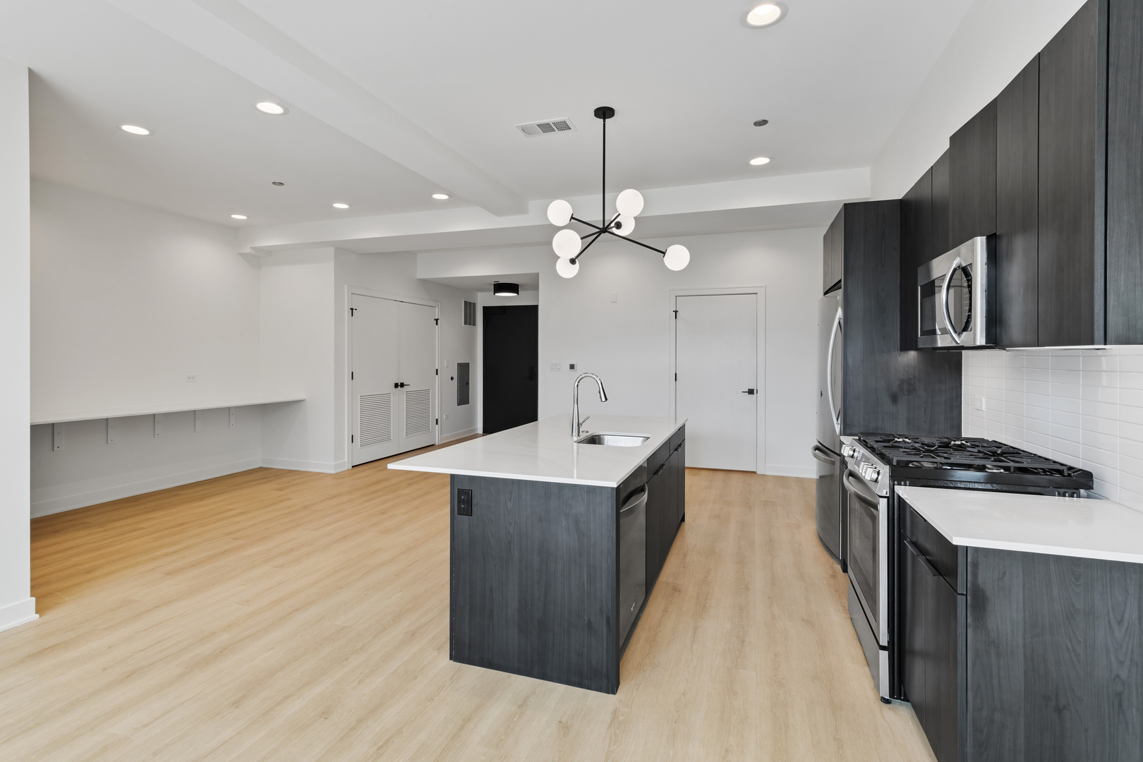 1801 W Grand Avenue 202