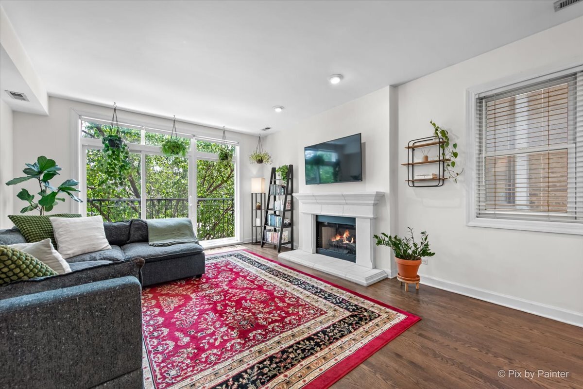 1124 W Diversey Parkway 2W